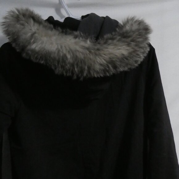 BENCH | xs - extra small | Black Winter Jacket W/ Thumbholes | Removeable Hood - Picture 11 of 16